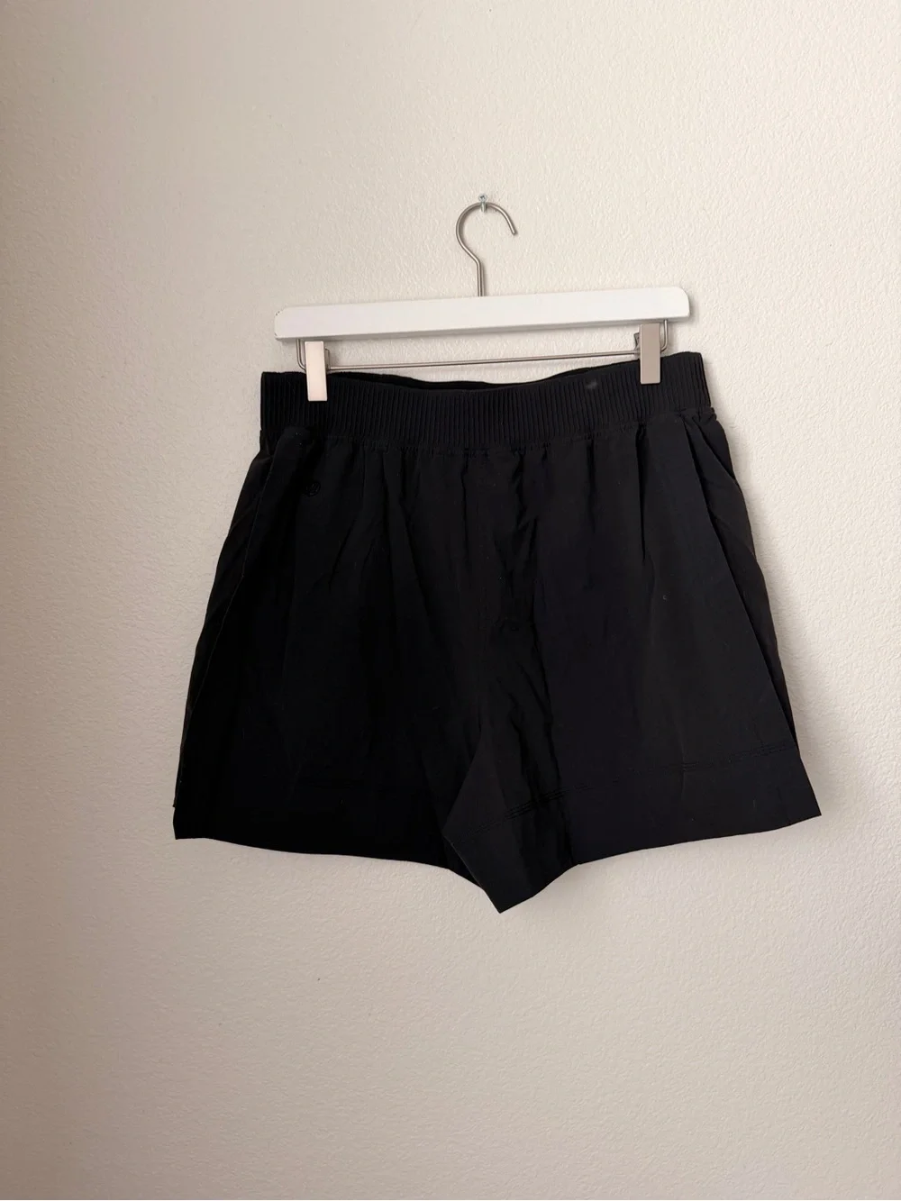 Lululemon high rise shorts pleated